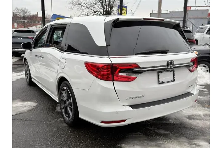 $39995 : Honda Odyssey 2024 Elite 4dr image 6