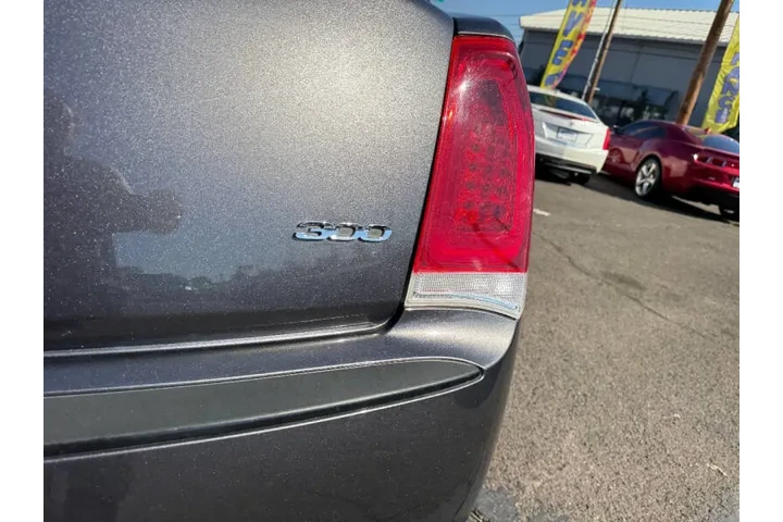 $8995 : 2015 300 Limited image 7