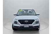 $15995 : Hyundai VENUE 2023 SE 4dr Cr thumbnail