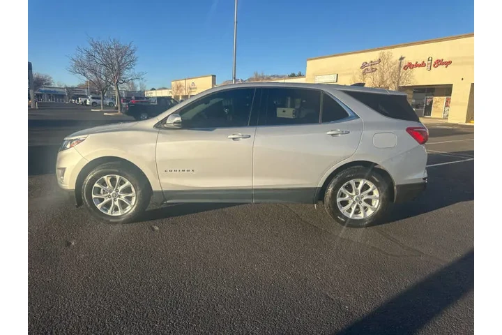 2018 Equinox LT image 4