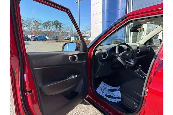 $20977 : Hyundai VENUE 2026 SE 4dr Cr image 10