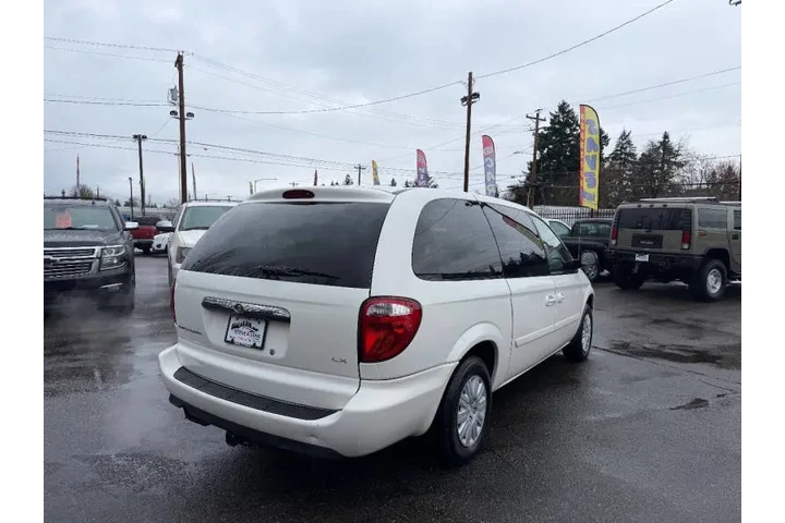 $4995 : 2006 Town and Country LX image 7