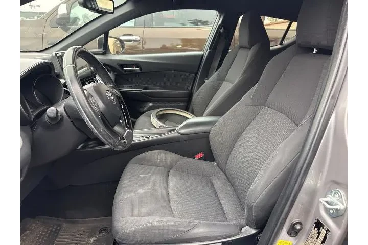 $16290 : Toyota C-HR 2018 XLE 4dr Cro image 7