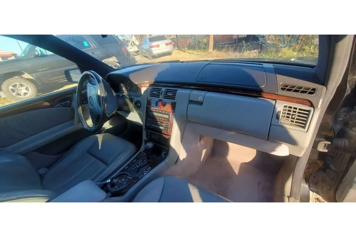 $3500 : 1997 MERCEDES-BENZ E-CLASS199 image 8