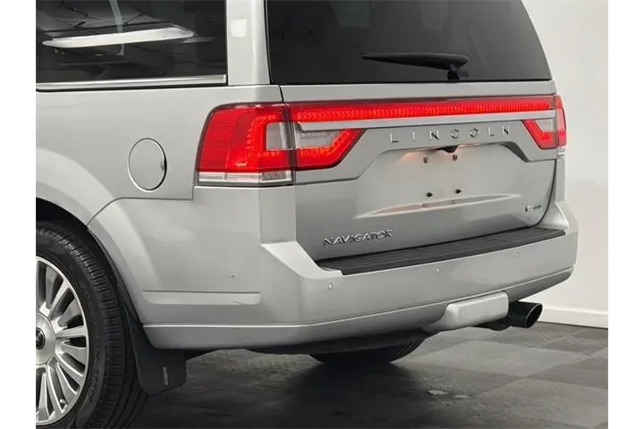 $21750 : Lincoln Navigator 2016 4x4 R image 7