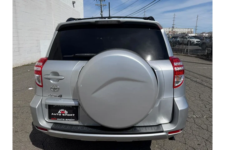 2011 RAV4 FWD 4dr 4-cyl 4-Spd image 5