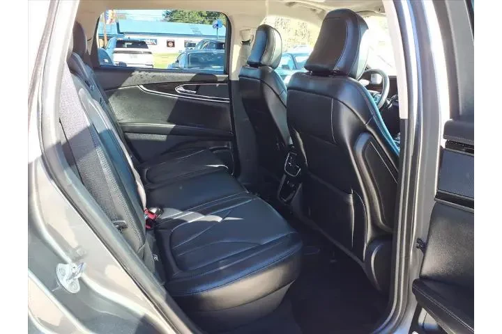 $39995 : Lincoln Nautilus 2023 AWD Re image 9