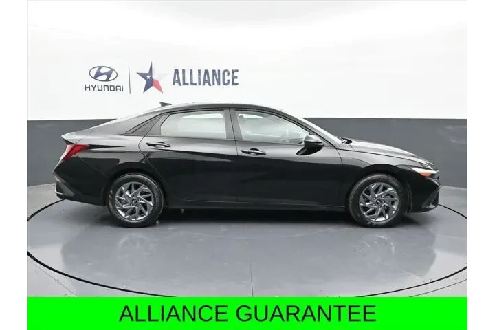 $18930 : Hyundai ELANTRA 2024 SEL 4dr image 9