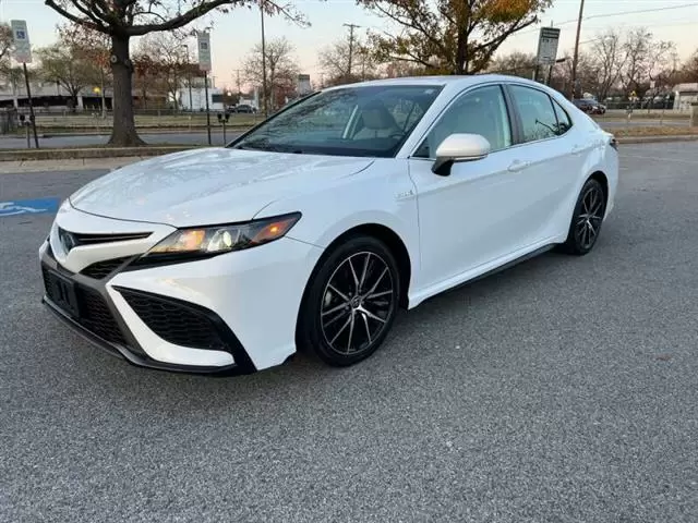 $19900 : 2021 Camry Hybrid SE image 3