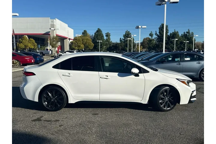$25673 : Toyota Corolla 2025 SE 4dr S image 3