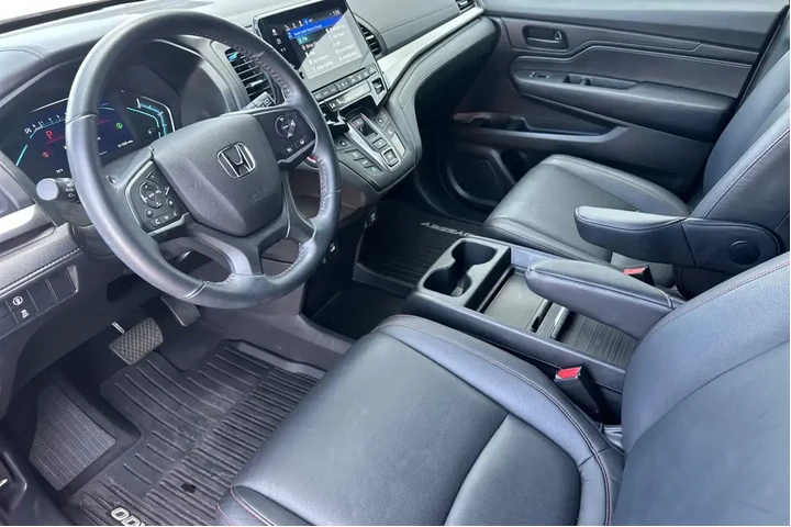 $39893 : Honda Odyssey 2024 Sport 4dr image 9
