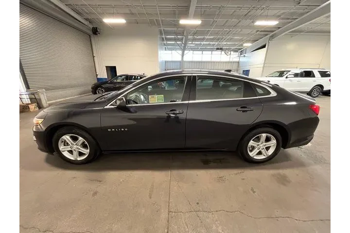 $16506 : Chevrolet Malibu 2023 LT 4dr image 6