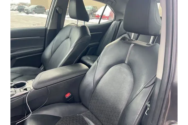 $16995 : Toyota Camry 2018 XSE 4dr Se image 8