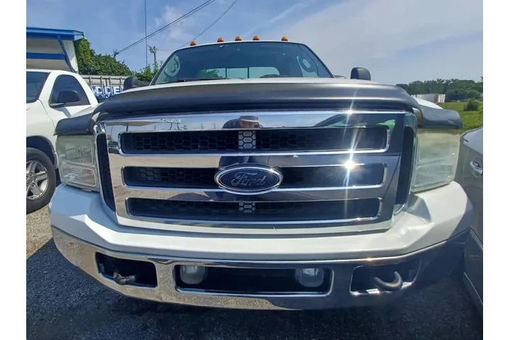 2006 F-350 Super Duty XLT image 2