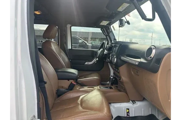 $18441 : Jeep Wrangler Unlimited 2017 image 6