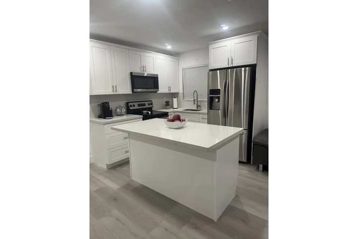 $3800 : Casa Miami Gardens image 1