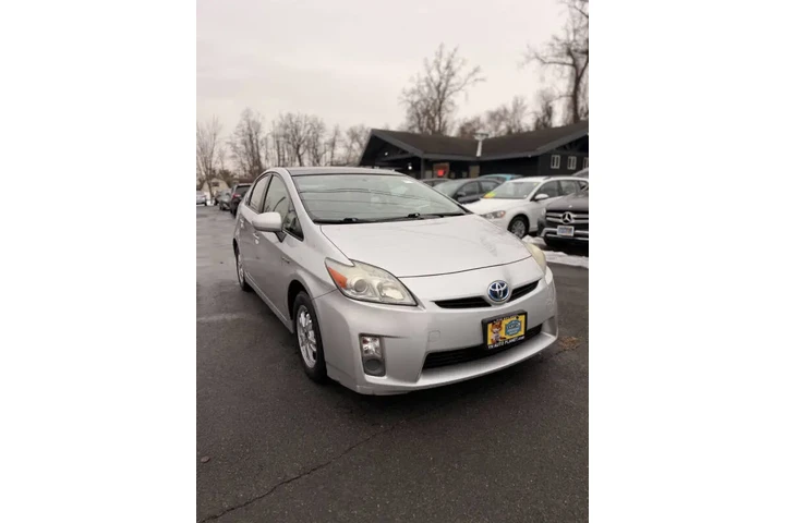 $8800 : 2010 Prius III image 6