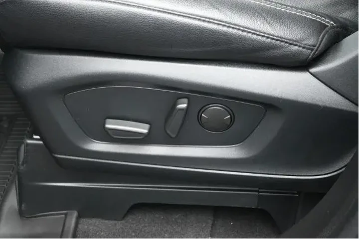 $38610 : Ford Explorer 2023 AWD ST 4d image 1