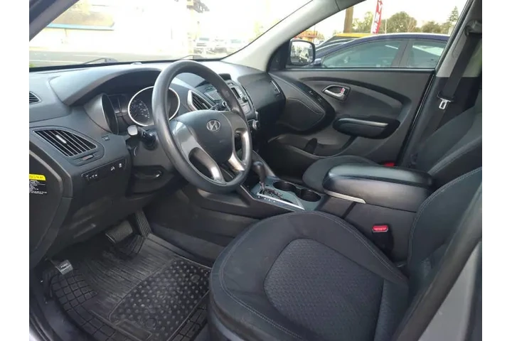 $7950 : 2013 Tucson GL image 6