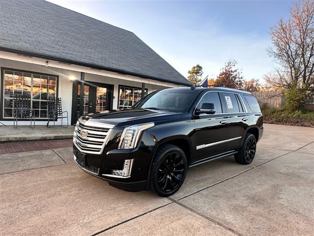 $33695 : 2017 Escalade image 2