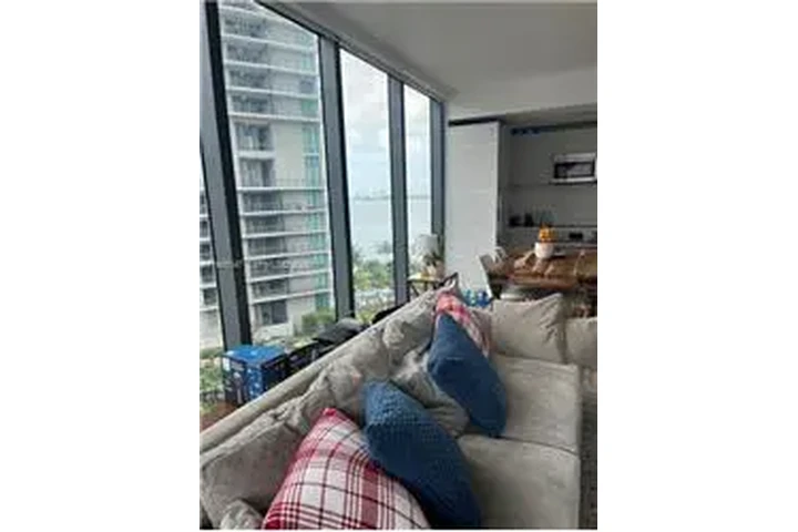 $3800 : Rental property with 1 bedro image 4