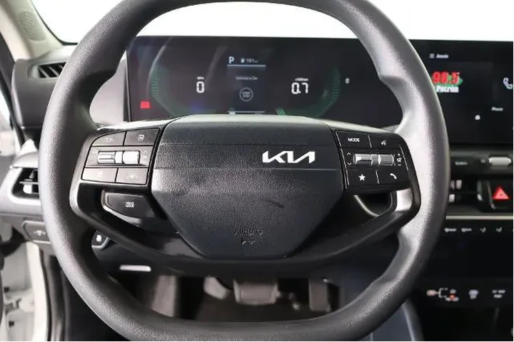 $25860 : Kia K4 2026 LXS 4dr Sedan image 3