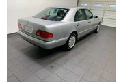 $17989 : Mercedes-Benz E-Class 1998 A thumbnail
