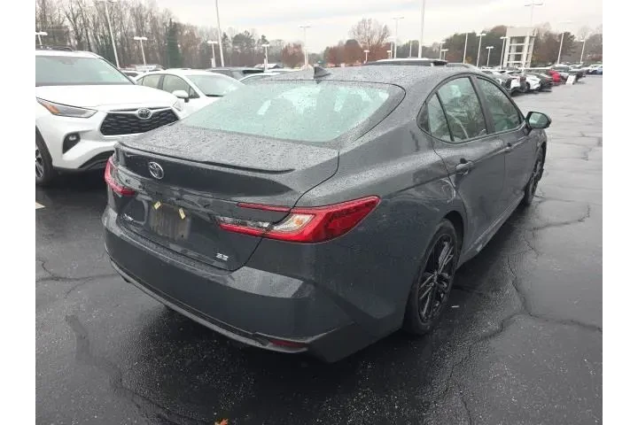 $28945 : Toyota Camry 2025 SE 4dr Sed image 8