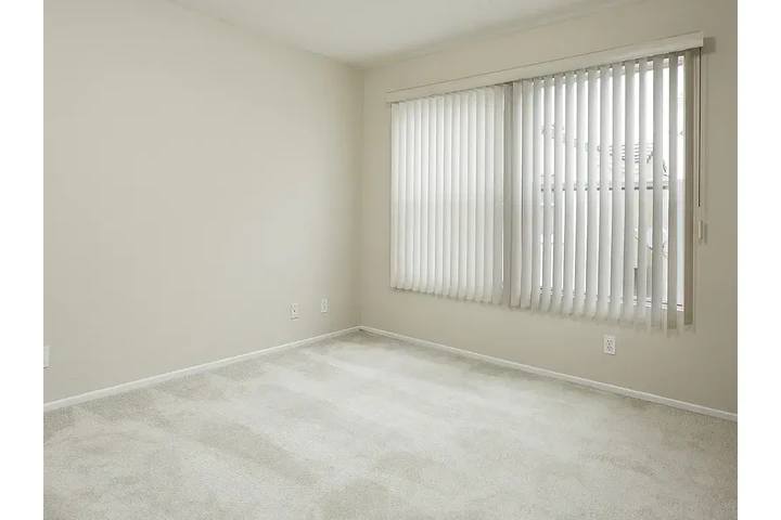 $2200 : 🌅Antigua Ct, Lynwood, CA🌅 image 4