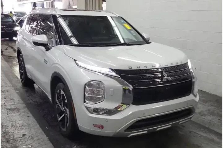 $31750 : 2023 Outlander PHEV SEL image 4