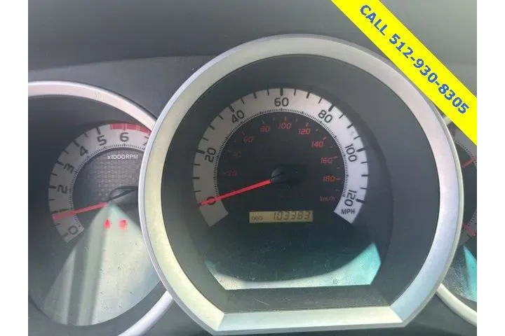 $23689 : Toyota Tacoma 2013 4x4 V6 4d image 2