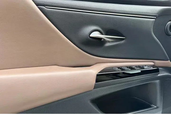 $32498 : Lexus ES 250 2022 AWD 4dr Se image 10