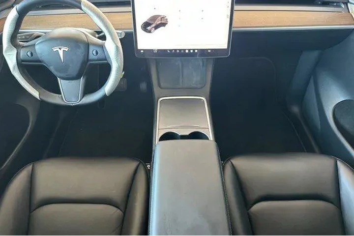 $32900 : Tesla Model Y 2024 AWD Long image 6