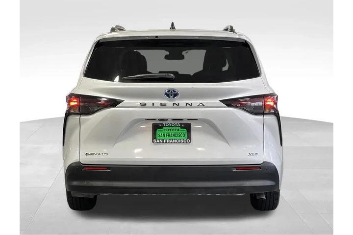 $49990 : 2025 Sienna XLE 7 Passenger image 4