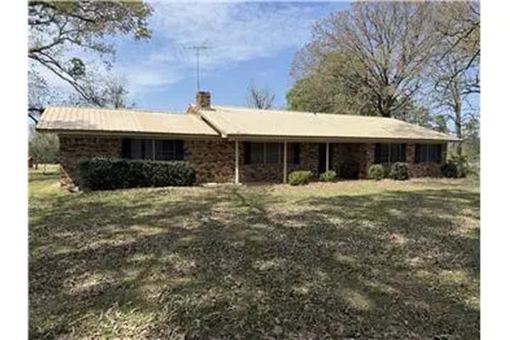 $1650 : Rental property with 3 bedro image 1