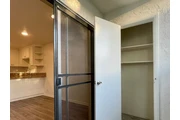 $1800 : 1 BD Apartment in Convenient D thumbnail
