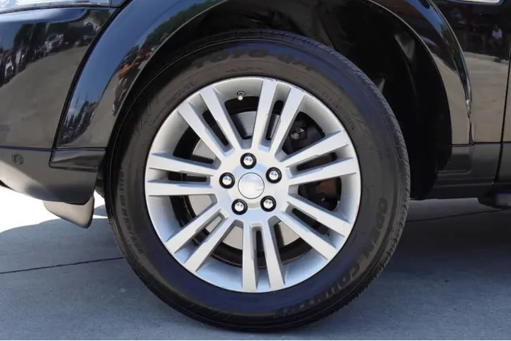 $12979 : 2015 Land Rover LR4 HSE LUX image 3