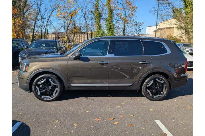 $34644 : Kia Telluride 2025 AWD S 4dr image 5