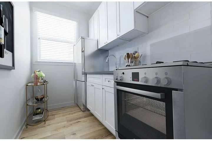 $1555 : Spacious 1 bed 1 bath in LA image 7