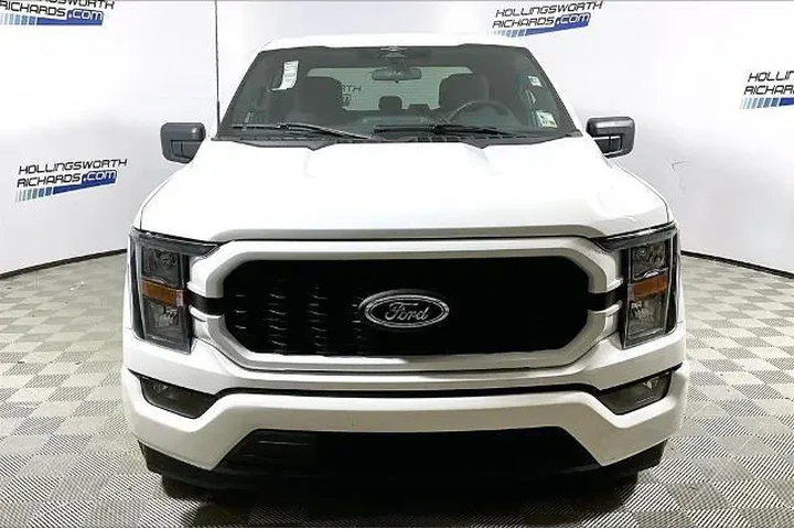 $29696 : Ford F-150 2023 4x2 XL 4dr S image 2