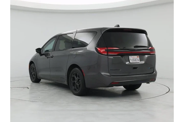 $29998 : Chrysler Pacifica Plug-In Hy image 2