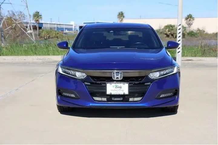 $14565 : Honda Accord 2018 Sport 4dr image 2