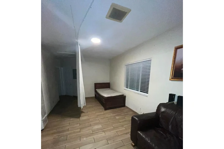 $650 : Rento sala image 5