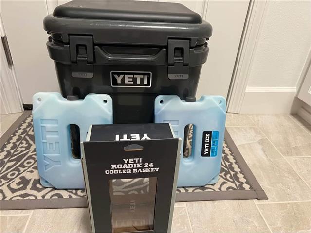 Yeti coolers and flask CANADA image 7