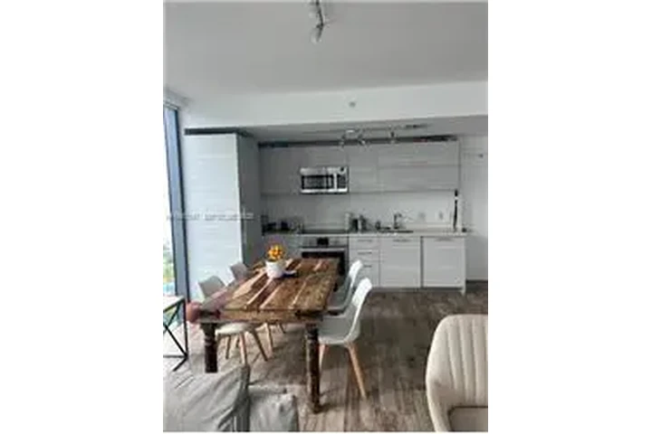 $3800 : Rental property with 1 bedro image 9