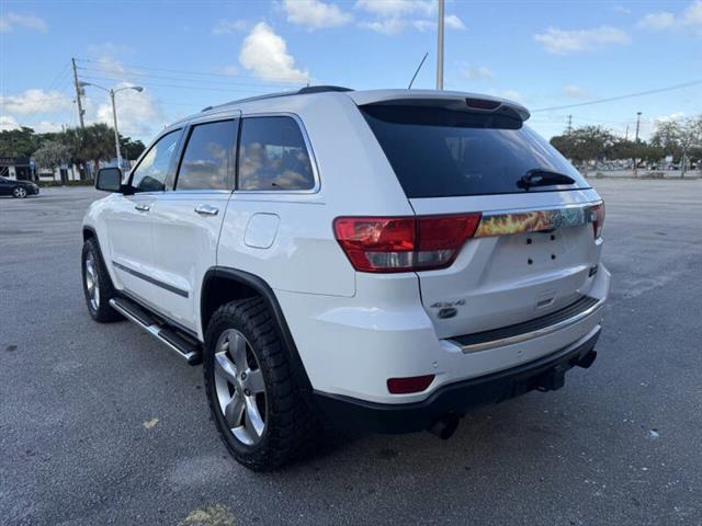 $9977 : 2013 Grand Cherokee Overland image 9