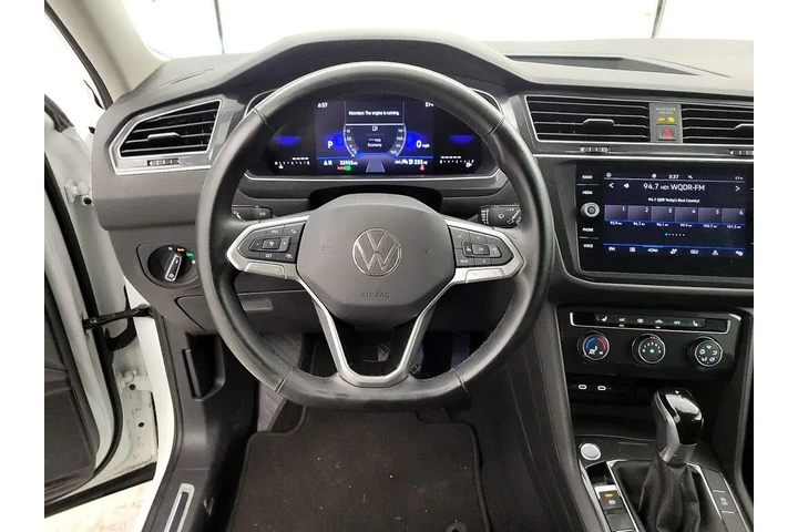 $23998 : Volkswagen Tiguan 2024 Wolfs image 10