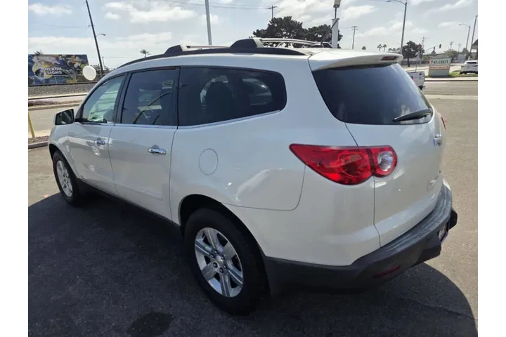 $8995 : 2011 Traverse LT image 5