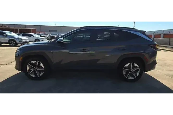 $28991 : Hyundai TUCSON 2025 SEL Conv image 2