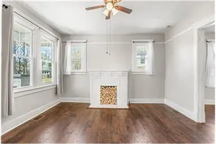 $2400 : Rental property with 3 bedro image 7